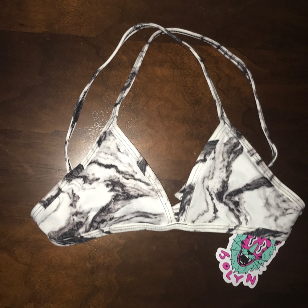 Jolyn Printed Triangle Top - Urbanite